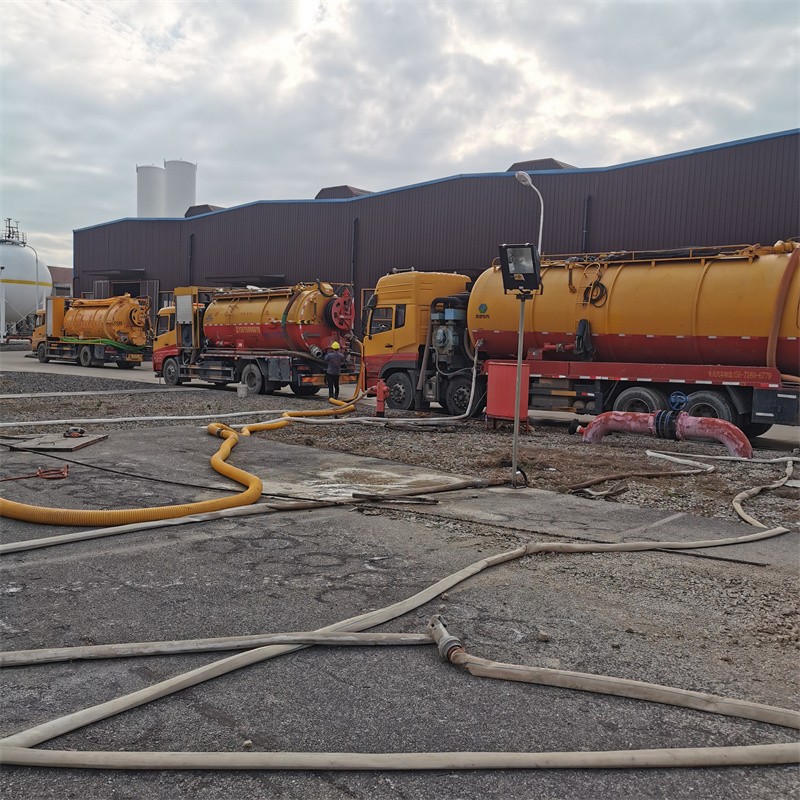 环江污水池清理